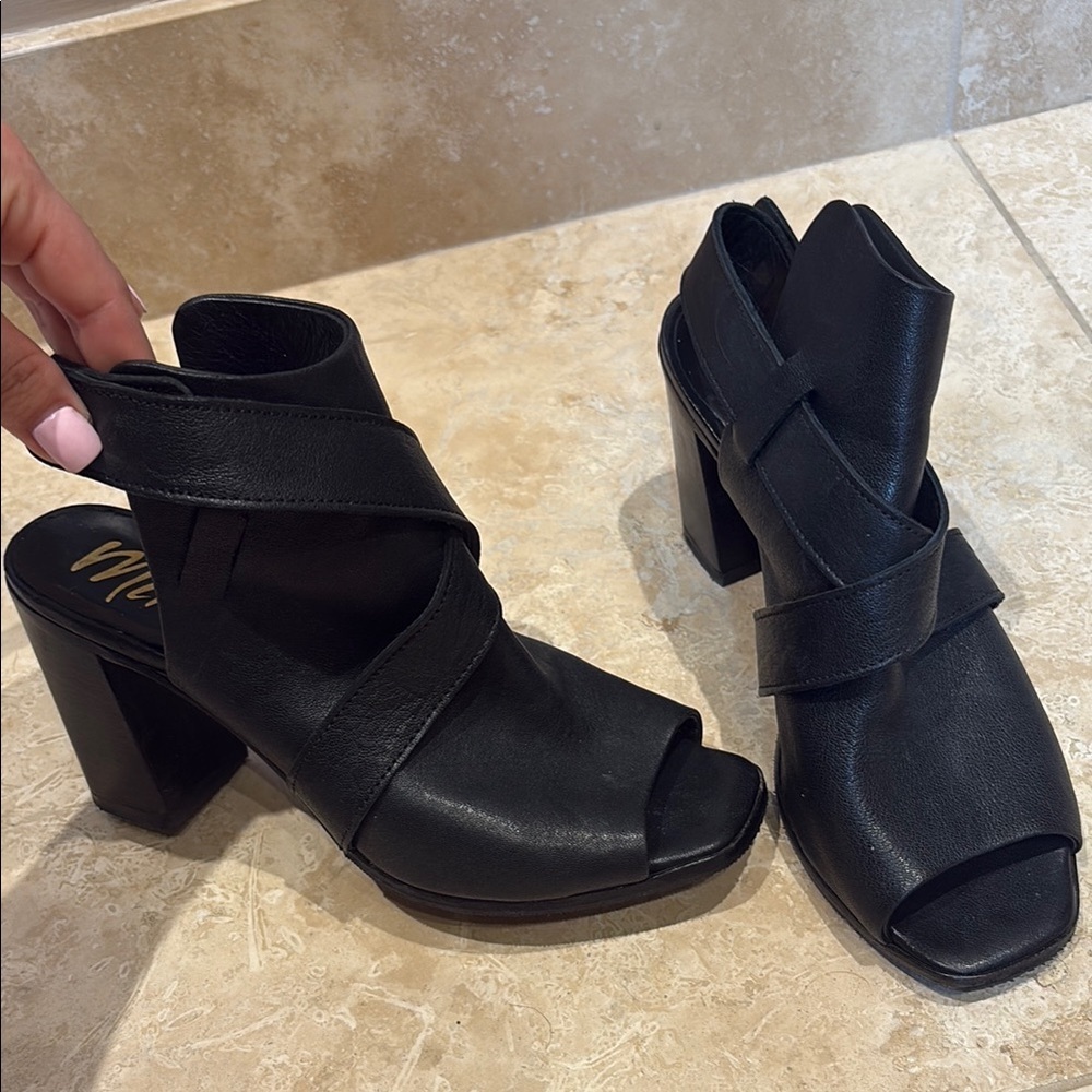 Mimosa Black Heeled Sandals